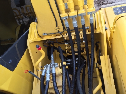 ขาย KOMATSU PC200-8 อายุรถ 2ปีกว่า 4000 กว่าชั่วโมง รถสวยมากๆ ใช้งานน้อย ขอรูปเพิ่มเติมได้ครับ ติดต่อเจ้าของโดยตรง 081-4283210