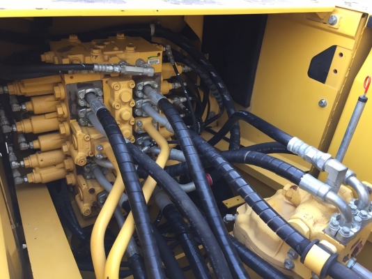 ขาย KOMATSU PC200-8 อายุรถ 2ปีกว่า 4000 กว่าชั่วโมง รถสวยมากๆ ใช้งานน้อย ขอรูปเพิ่มเติมได้ครับ ติดต่อเจ้าของโดยตรง 081-4283210