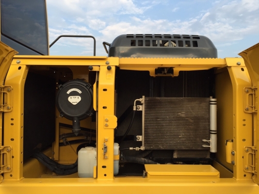 ขาย KOMATSU PC200-8 อายุรถ 2ปีกว่า 4000 กว่าชั่วโมง รถสวยมากๆ ใช้งานน้อย ขอรูปเพิ่มเติมได้ครับ ติดต่อเจ้าของโดยตรง 081-4283210