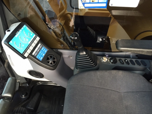 ขาย KOMATSU PC200-8 อายุรถ 2ปีกว่า 4000 กว่าชั่วโมง รถสวยมากๆ ใช้งานน้อย ขอรูปเพิ่มเติมได้ครับ ติดต่อเจ้าของโดยตรง 081-4283210