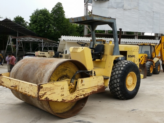 ขายรถบดอัดสั่นสะเทือนล้อหนาม 10 ตัน BOMAG BW212PD-2 รถเก่านอกนำเข้าจาก USA แท้ 100\% สภาพสวย ไม่เคยใช้งานไทย ขายรถบดอัดสั่นสะเทือนล้อหนาม 10 ตัน BOMAG BW212PD-2 รถเก่านอกนำเข้าจาก USA แท้ 100\% สภาพสวย ไม่เคยใช้งานไทย