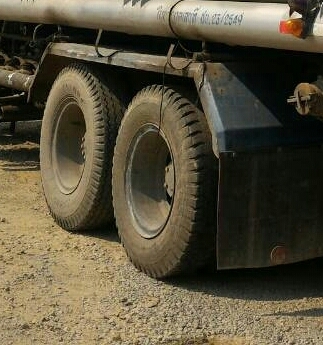 สิบล้อ อีซูซุ ร็อค185โบว์ เพาเดียว บรรทุกถังน้ำมัน 16,000ลิตร อุปกรณ็ ครบ (ทำเป็นรถบรรทุกน้ำเหมาะมากๆ) สภาพดีสวยเดิมๆใช้งานประจำ ทะเบีบนพร้อมโอน