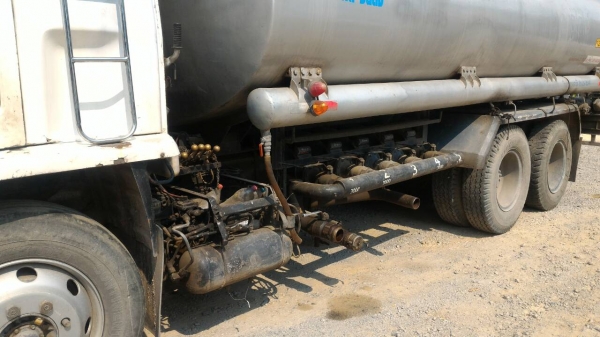 สิบล้อ อีซูซุ ร็อค185โบว์ เพาเดียว บรรทุกถังน้ำมัน 16,000ลิตร อุปกรณ็ ครบ (ทำเป็นรถบรรทุกน้ำเหมาะมากๆ) สภาพดีสวยเดิมๆใช้งานประจำ ทะเบีบนพร้อมโอน