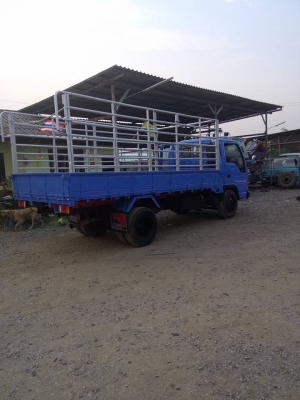 ขายหกล้อNPR115ตัวแรก เครื่อง4BD1ยาว4.30เมตรพร้อมคอกเหล็ก หน้า5น๊อต หลัง6น็อตเฟืองท้ายใหญ่ คัสซีสวย เครื่องเกียเฟืองท้ายไม่มีหอน เปลี่ยนหัวกาตูนงามๆ พร้อมใช้ ทะเบียนพร้อมโอน กระจกไฟฟ้า