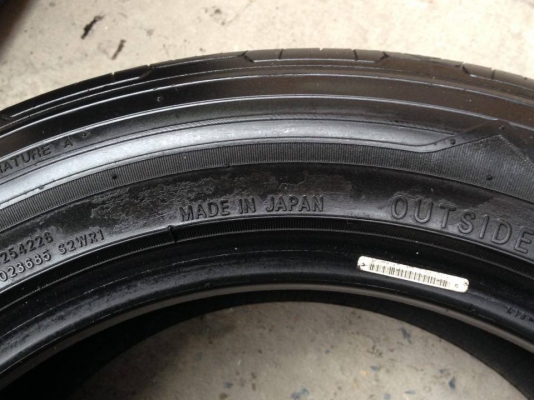 ยาง NITTO 205-55-16 ปี 12 ครบชุด 4 เส้น 2500  ไม่ควรพลาด สภาพสวยๆไม่บวมดอกยางเหลือเยอะเอาไปวิ่งกันใด้อีกยาวค่ะ