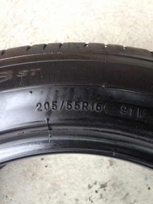 ยาง MICHELIN 205-55-16 ปี 14 3เส้น ปี 13 1 เส้น ครบชุด 4 เส้น 2900  ไม่ควรพลาด สภาพสวยๆไม่บวมดอกยางเหลือเยอะเอาไปวิ่งกันใด้อีกยาวค่ะ
