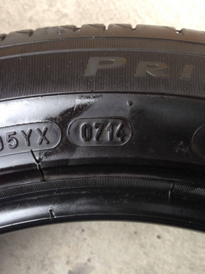 ยาง MICHELIN 205-55-16 ปี 14 3เส้น ปี 13 1 เส้น ครบชุด 4 เส้น 2900  ไม่ควรพลาด สภาพสวยๆไม่บวมดอกยางเหลือเยอะเอาไปวิ่งกันใด้อีกยาวค่ะ