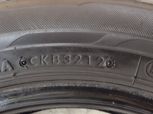 ยาง Bridgstone 185-60-15 รุ่น ECOPLa ปี 12 ครบชุด4 เส้น 2000  สภาพสวยๆไม่มีปะไม่บวมดอกยางเหลือเยอะวิ่งใด้อีกนานค่ะ