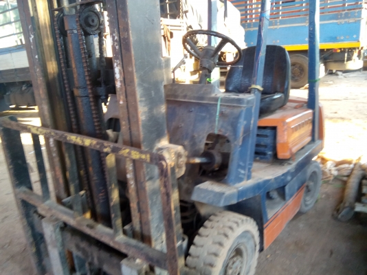 รถถฟอดร์ลิฟ อีห้อโต้โยต้า  2.5ตัน  พร้อมใช้งาน