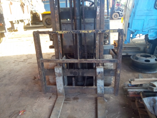 รถถฟอดร์ลิฟ อีห้อโต้โยต้า  2.5ตัน  พร้อมใช้งาน