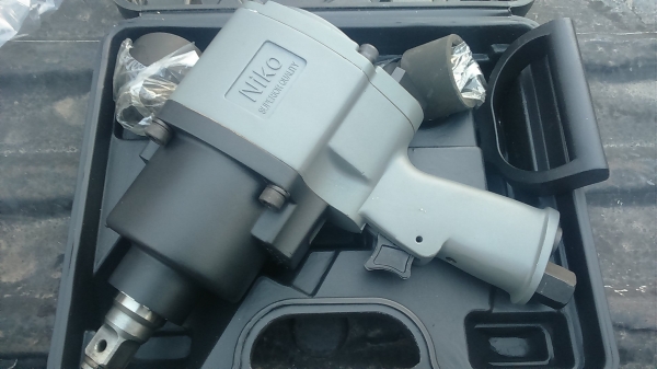 ขายบล๊อคลม Niko3/4" 6หุล ราคา4,500บาท 0835662999 LineID:hs4trp