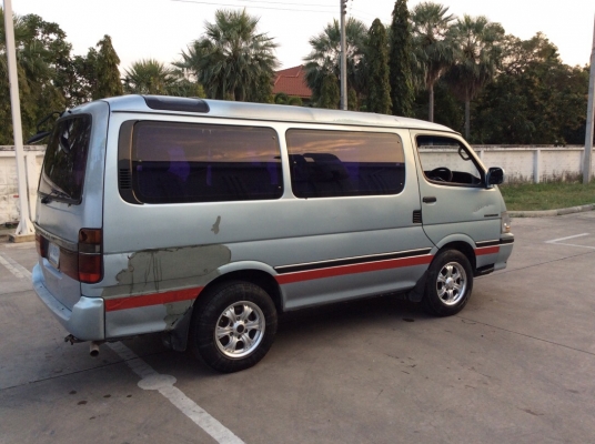 ขายรถตู้ Toyota Super Custom ปี97 เครื่อง 1JZหัวฉีด 2.5 เกียร์ออโต้ ติดแก๊สLPG ไฟฟ้าทั้งคัน เบาะหน้งสวยๆ มูนรูฟ/ซันรูฟไฟฟ้า ระบบไฟฟ้าใช้ได้หมด แอร์หน้า-หลังเย็นฉ่ำ ตัวถังเดิมสีตามสภาพ รถขับดีครับ ตัวcustom แท้ๆครับ ช่วงล่างคอยสปริงนิ่มนวล พร้อมใช้ ภาษี59