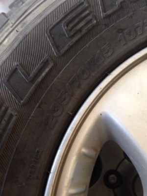 ขายล้อเดิมดีแม็ก 15 นิ้ว พร้อมยาง 235 70 15