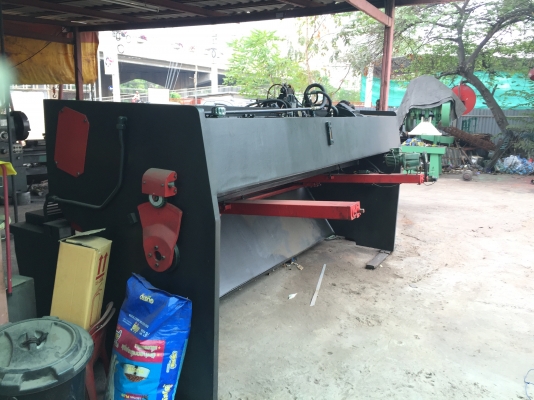 ขายเครื่องตัดเหล็ก10ฟุตตัดได้4.5มิลมีแบคเก็ตปรับระยะได้ของชัยชนะกลของไทยพร้อมใช้ครับ