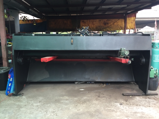 ขายเครื่องตัดเหล็ก10ฟุตตัดได้4.5มิลมีแบคเก็ตปรับระยะได้ของชัยชนะกลของไทยพร้อมใช้ครับ