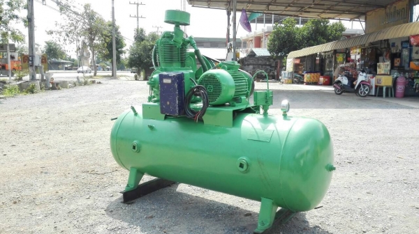 ==== SOLD ==== เครื่องปั้มลม Champion USA. ขนาด 5 HP. 300 L. 380V. สภาพสวย สด ใหม่ พร้อมใช้งาน