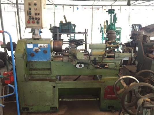ขายเครื่องกลึง5ฟุตครึ่งระบบไฮโดรลิคมีเบรคปาดหน้าได้ปอกผิวได้เจาะได้