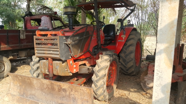 ขายรถไถ KUBOTA-M704.เล่มทะเบียน 2 เพลา อุปกรณ์ครบ ราคา.470000 ต่อรอง