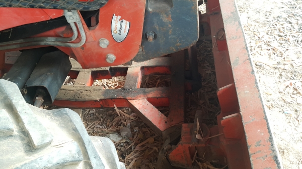 ขายรถไถ KUBOTA-M704.เล่มทะเบียน 2 เพลา อุปกรณ์ครบ ราคา.470000 ต่อรอง