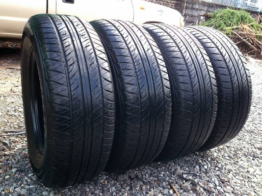 ขายยาง  DUNLOP 265/65R17 ยางสัปดาห์ที่23ปี14  ดอกยางหนาสดเท่ากันไม่แตกลายไม่ร้าวไม่มีปะสวยๆ จำนวน 1 ชุด