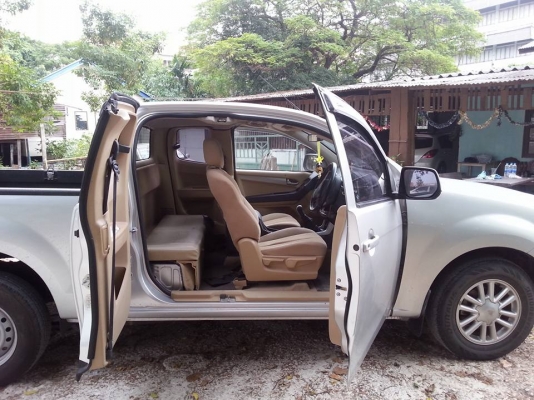 อีซูซุ แคป ปี 2012 เครื่อง 2500 เปิดแคปได้ ขายถูกค่ะ