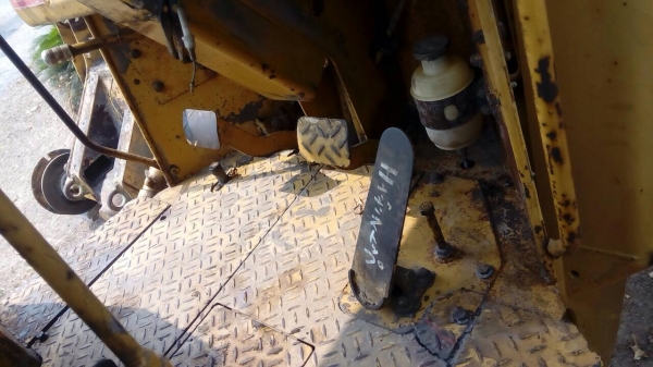 ขายรถตัก CATERPILLAR 910 ; รถเก่าญี่ปุ่น 100\%;  สภาพสวยพร้อมใช้งานได้ทันที สนใจติดต่อ 081-9422533