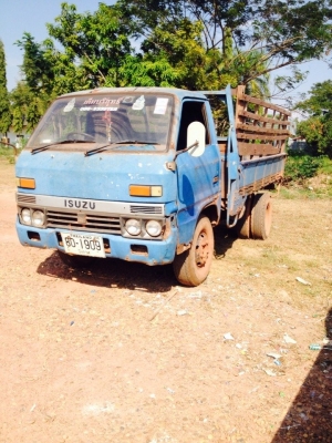 ISUZU TL 85 6ล้อสั้น ภาษี58 เล่มพร้อม 78000 ขายด่วนค่ะ