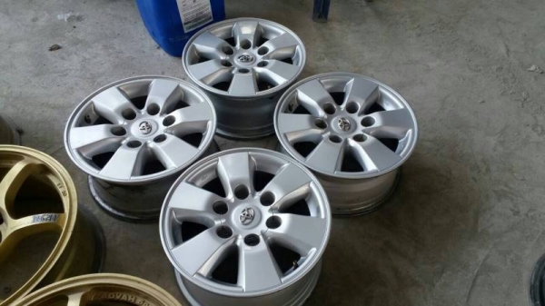ล้อ toyota ขอบ 15 6รู ชุดล่ะ 4500