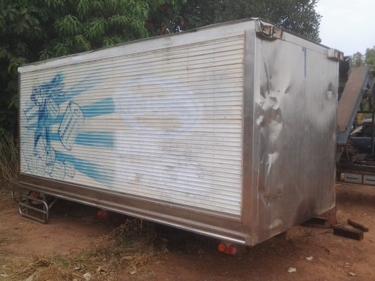 ISUZU NKR ตู้น้ำแข็งเปียก 2บานครับ ยาว 4.30 กว้าง1.95 คัชีกว้าง 70ซม. สแตนเลสทั้งใบ ถอดจาก nkr หัวการ์ตูน