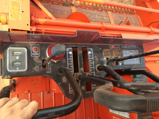 รถเกี่ยวข้าว AX60 มือสองจากนอก