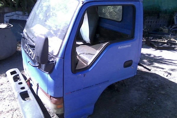 ขายหัวเก๋ง nkr มีผุแต่ไม่เยอะ 33,000 บาท 0892095791 บอย