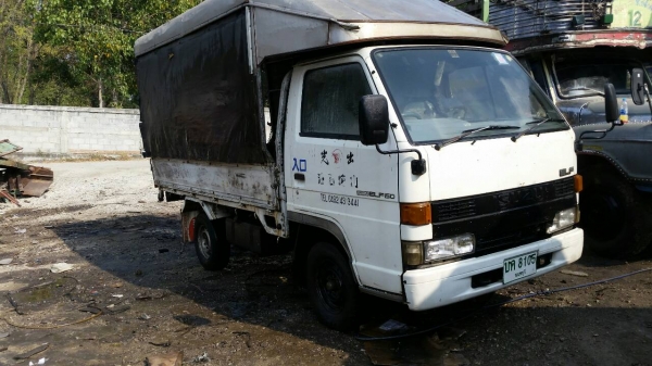 รถสี่ล้อป้ายเล็ก เครื่อง 4 JA1 2500 CC เครื่องดีไม่มีไอคันซีสวย ยางใหม่ 4 เส้น สภาพพร้อมใช้งาน ภาษีไม่ขาด เล่มทะเบียน ชุดโอนครบ