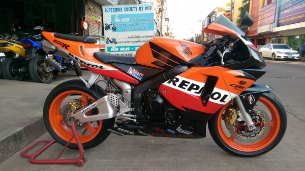 ขายคับ HONDA CBR600RR REPSOL ปี2004 เดิมๆสีสวย ยางหน้าหลังโซ่สเตอร์เต็ม ไฟเลี้ยวแต่ง อินวอยส์ สรรพสามิตร ราคา 129,000บาท ส่งได้ทั่วไทยคับ สนใจติดต่อ 081-0578282 FACEBOOK ชาญณรงค์ ป๊อป ชัยอมฤต ไอดีไลน์ POPBIGBIKESAKON คับ สนใจรถสวย ถูก ดี ต้อง POP BIGBIKE