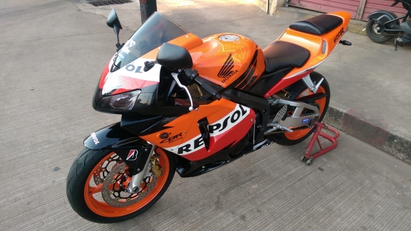 ขายคับ HONDA CBR600RR REPSOL ปี2004 เดิมๆสีสวย ยางหน้าหลังโซ่สเตอร์เต็ม ไฟเลี้ยวแต่ง อินวอยส์ สรรพสามิตร ราคา 129,000บาท ส่งได้ทั่วไทยคับ สนใจติดต่อ 081-0578282 FACEBOOK ชาญณรงค์ ป๊อป ชัยอมฤต ไอดีไลน์ POPBIGBIKESAKON คับ สนใจรถสวย ถูก ดี ต้อง POP BIGBIKE