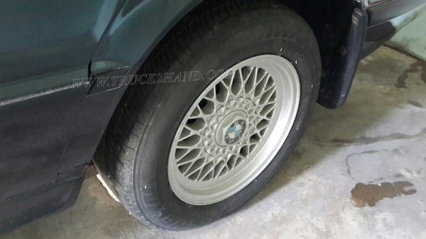 รถเก๋ง BMW 525 I  มีทะเบียนเอกสารพร้อมโอน