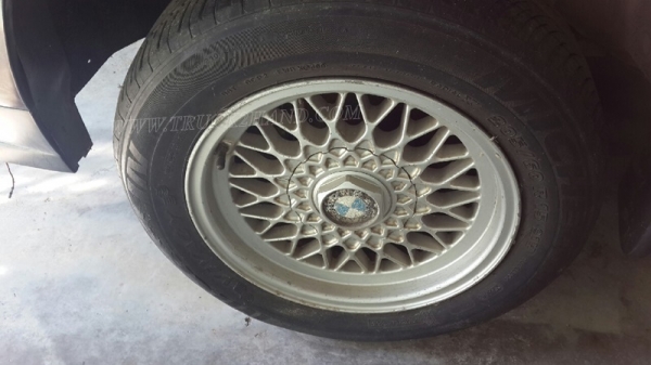 รถเก๋ง BMW 525 I  มีทะเบียนเอกสารพร้อมโอน