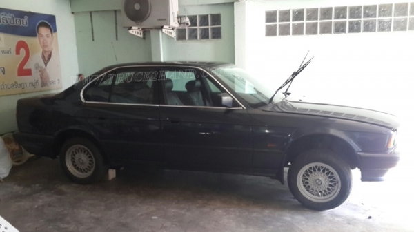 รถเก๋ง BMW 525 I  มีทะเบียนเอกสารพร้อมโอน
