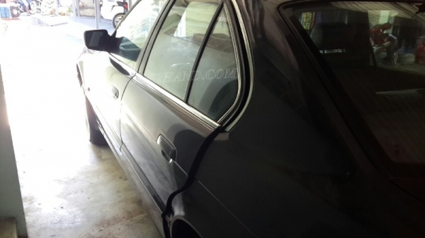 รถเก๋ง BMW 525 I  มีทะเบียนเอกสารพร้อมโอน