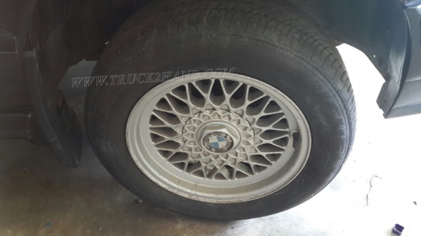 รถเก๋ง BMW 525 I  มีทะเบียนเอกสารพร้อมโอน