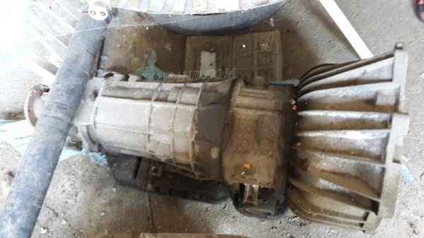 รถเก๋ง BMW 525 I  มีทะเบียนเอกสารพร้อมโอน