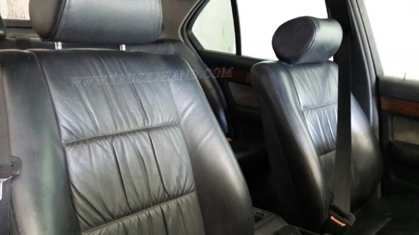 รถเก๋ง BMW 525 I  มีทะเบียนเอกสารพร้อมโอน