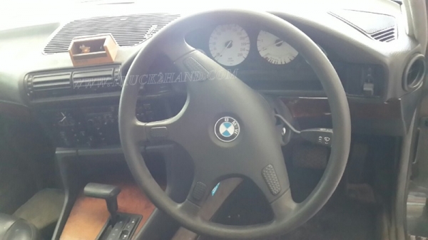 รถเก๋ง BMW 525 I  มีทะเบียนเอกสารพร้อมโอน