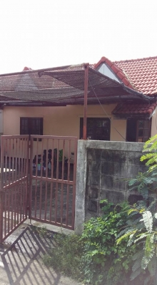 ขายด่วนครับ บ้านแฝดพร้อมที่ดิน 60 ตารางวา 3 ห้องนอน 0805802926