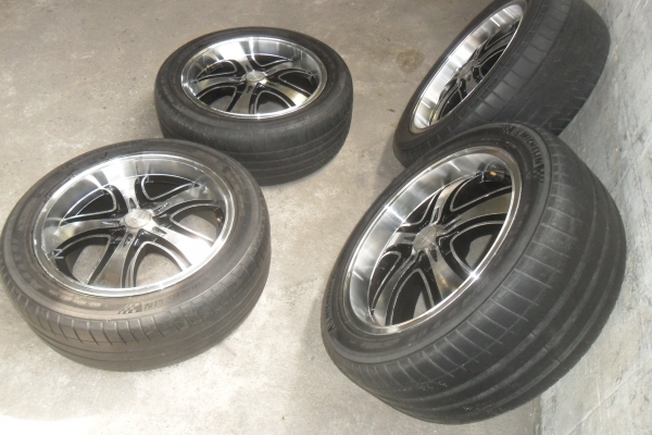 ล้อแม็ก17นิ้ว5รู114 พร้อมยาง สวยๆ 4 ล้อ ราคา 6900 บาท