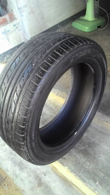 215/50R17 YOKOHAMA มี 1 เส้น  tel.081-427-3941 ไลน์ไอดี autobot107
