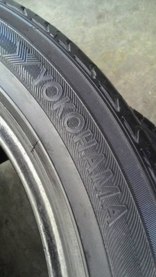 215/50R17 YOKOHAMA มี 1 เส้น  tel.081-427-3941 ไลน์ไอดี autobot107