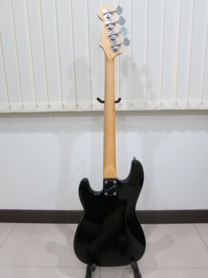 เบสไฟฟ้า 4 สาย Century ของใหม่ สีดำ ทรง Precision Bass ขายถูก