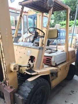 รถโฟคลิฟ TOYOTA FD30 หนัก 3 ตัน รถโฟคลิฟ TOYOTA FD30 หนัก 3 ตัน