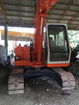 ขายรถขุดเก่านอกแท้ ยี่ห้อ HITACHI รุ่น EX60G ซีเรียล 10F-0149 ปี 1989 เครื่อง ยนต์และระบบดี ราคา 580,000 บาท  นิวส์ 083-4953405 ไลน์ newstea