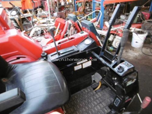 ขาย!!! รถเกี่ยวข้าวนั่งขับ  YANMAR   CA100R รหัสสินค้า : 80803495 หรือเพิ่มเติมที่ www.nihonmono.com
